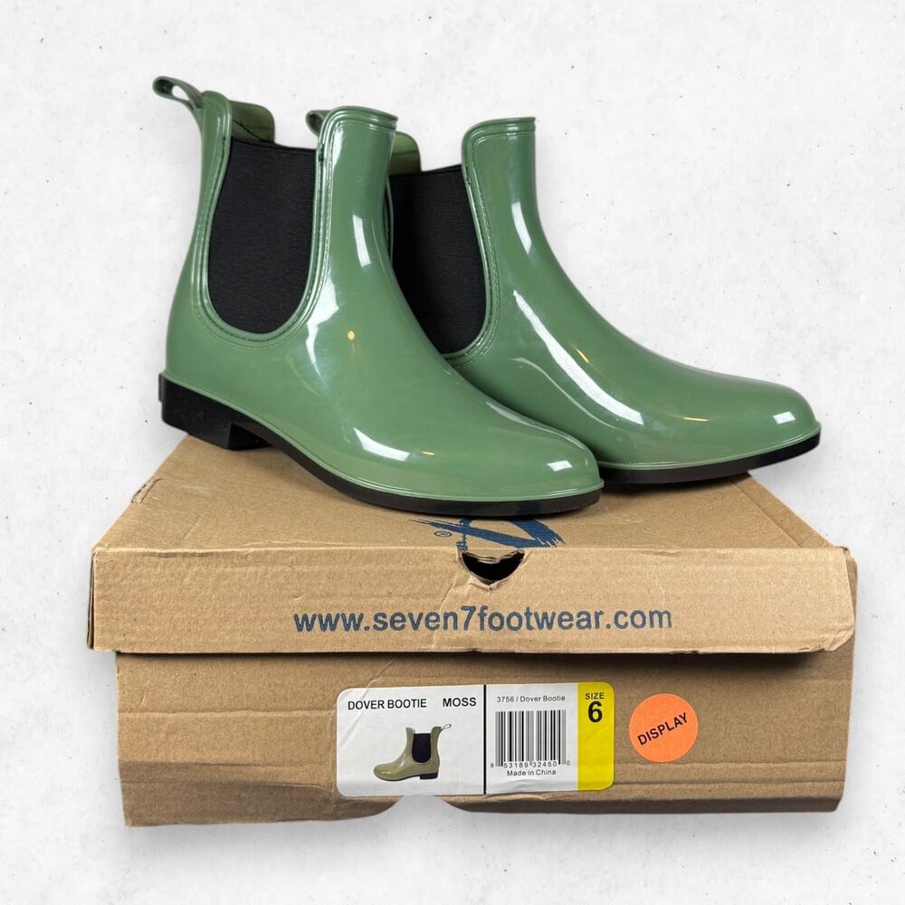 Seven7 Dover Chelsea Rain Boots Size 6 Moss Green Glossy Waterproof Ankle NIB